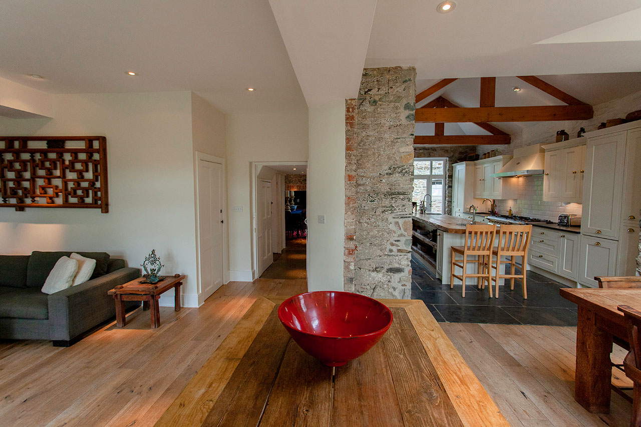 ANRÁN Living & Study Areas