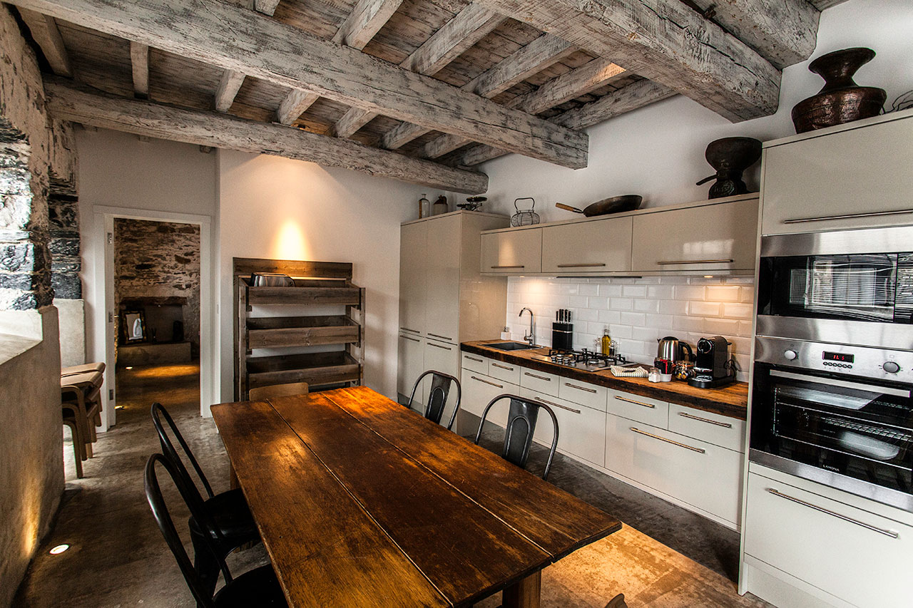 Luxury Holiday Home Kitchen and Dining area